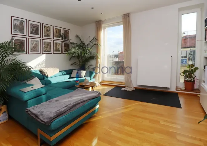 Pronájem bytu 2+kk, Praha, Varšavská, 57 m2
