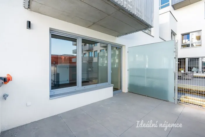 Pronájem bytu 3+kk, Praha - Dolní Měcholupy, Honzíkova, 67 m2