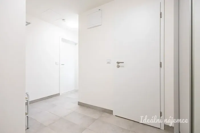 Pronájem bytu 2+kk, Praha - Strašnice, Strančická, 49 m2
