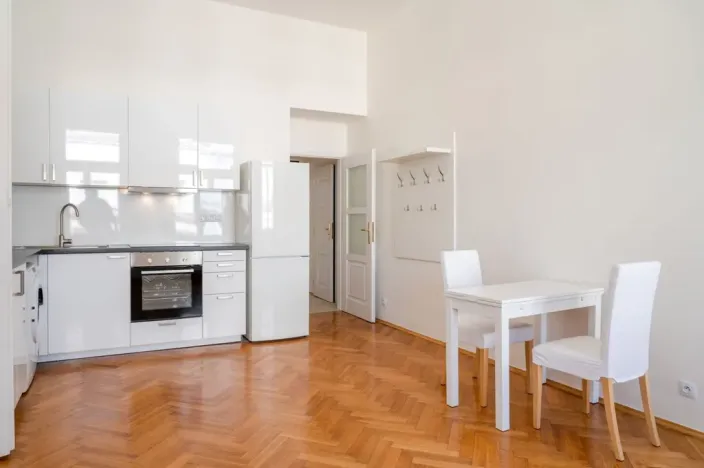Pronájem bytu 2+kk, Praha - Smíchov, V lesíčku, 45 m2