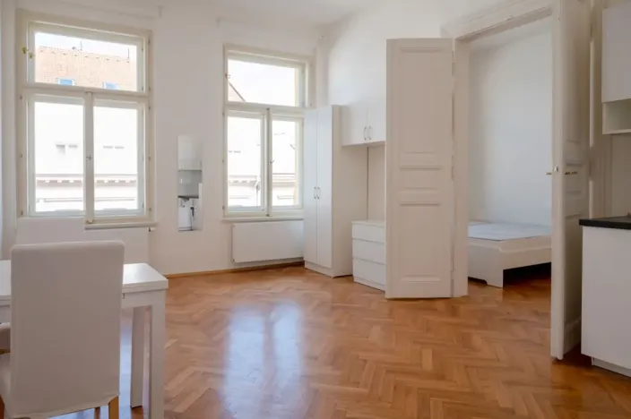 Pronájem bytu 2+kk, Praha - Smíchov, V lesíčku, 45 m2