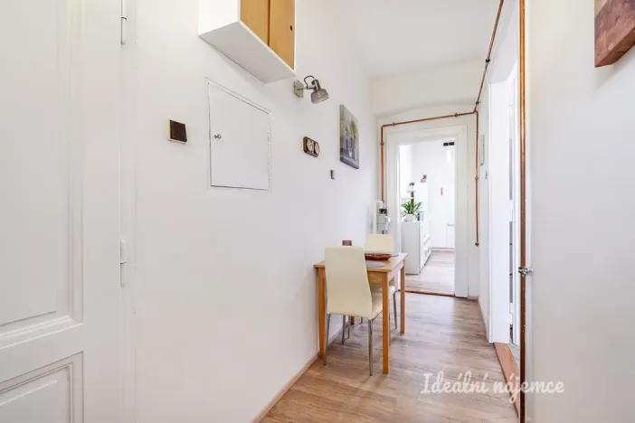 Pronájem bytu 2+kk, Praha - Staré Město, U staré školy, 45 m2