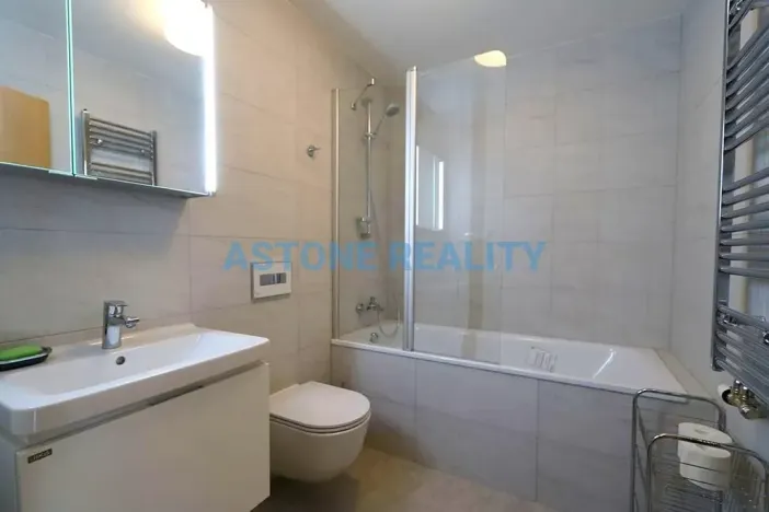 Pronájem bytu 2+kk, Praha - Karlín, U Mlýnského kanálu, 55 m2