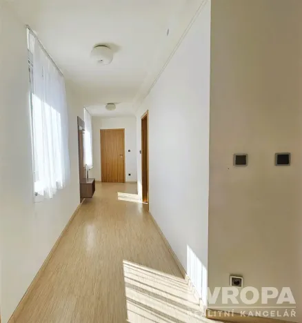 Pronájem atypického bytu, Vrchlabí, Krkonošská, 66 m2