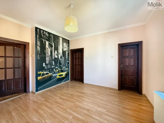 Pronájem atypického bytu, Chomutov, Zborovská, 256 m2