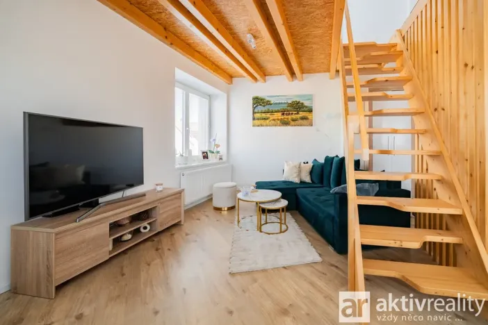 Pronájem bytu 1+kk, Praha - Dolní Chabry, Libědická, 64 m2