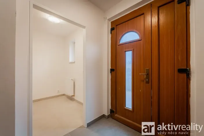 Pronájem bytu 1+kk, Praha - Dolní Chabry, Libědická, 64 m2