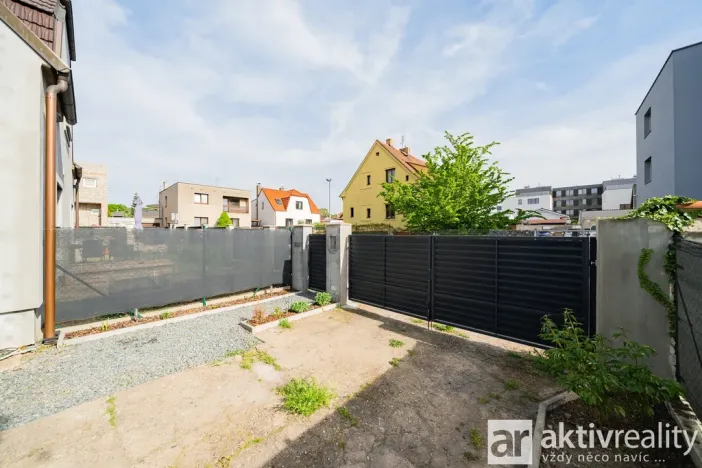 Pronájem bytu 1+kk, Praha - Dolní Chabry, Libědická, 64 m2