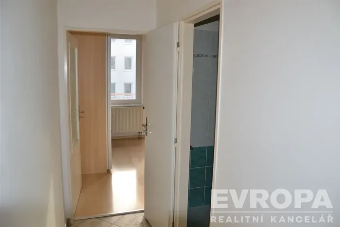 Pronájem bytu 2+kk, Praha - Kyje, Lásenická, 52 m2