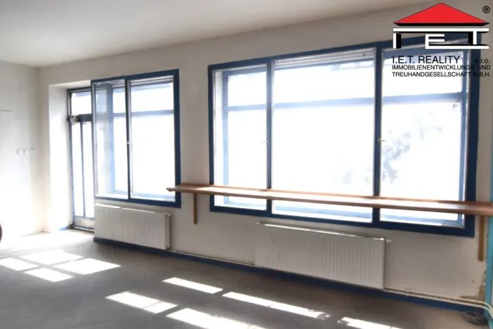 Pronájem obchodního prostoru, Ostrava, 28. října, 47 m2