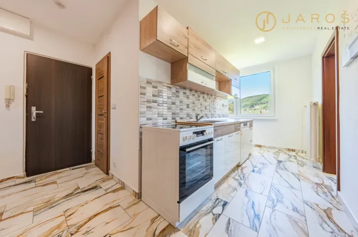 Prodej bytu 3+1, Klášterec nad Ohří, Na Vyhlídce, 58 m2