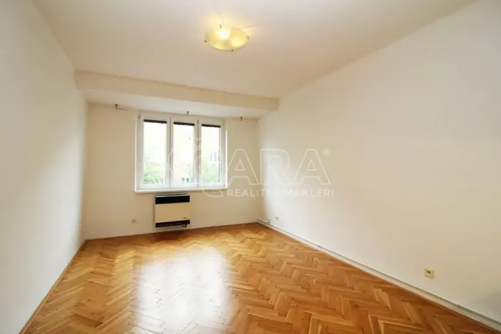 Pronájem bytu 1+kk, Praha - Dejvice, Koulova, 26 m2
