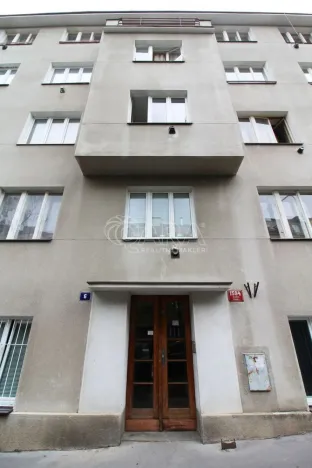 Pronájem bytu 1+kk, Praha - Dejvice, Koulova, 26 m2