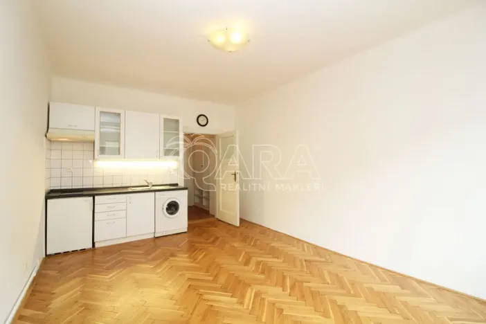 Pronájem bytu 1+kk, Praha - Dejvice, Koulova, 26 m2