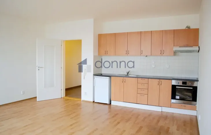 Pronájem bytu 1+kk, Praha, Sluneční náměstí, 35 m2