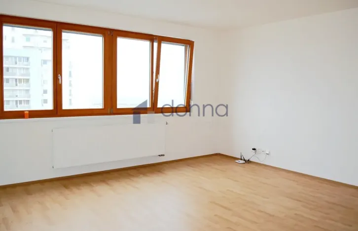 Pronájem bytu 1+kk, Praha, Sluneční náměstí, 35 m2