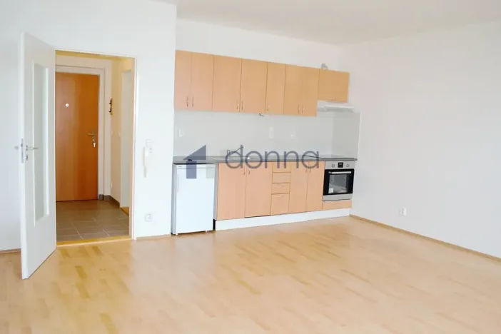 Pronájem bytu 1+kk, Praha, Sluneční náměstí, 35 m2