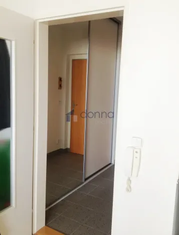 Pronájem bytu 1+kk, Praha, Sluneční náměstí, 35 m2