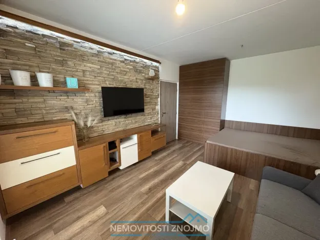 Pronájem bytu 1+1, Znojmo, Gagarinova, 33 m2
