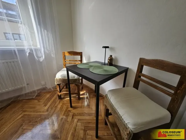Pronájem atypického bytu, Brno - Židenice, 52 m2