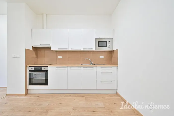 Pronájem bytu 2+kk, Brno - Královo Pole, Poděbradova, 45 m2