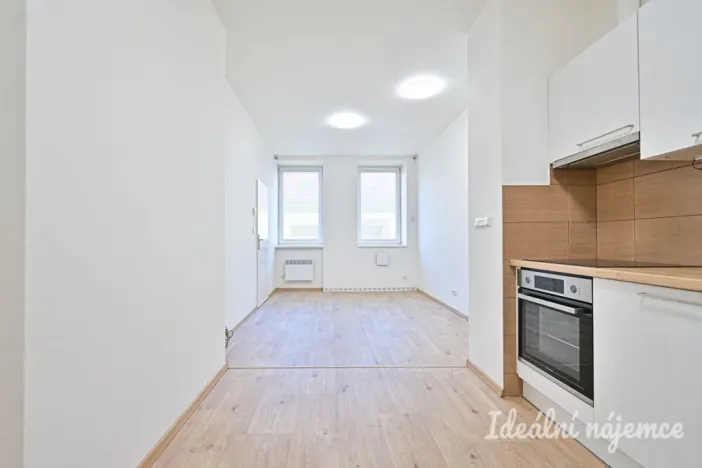 Pronájem bytu 2+kk, Brno - Královo Pole, Poděbradova, 45 m2