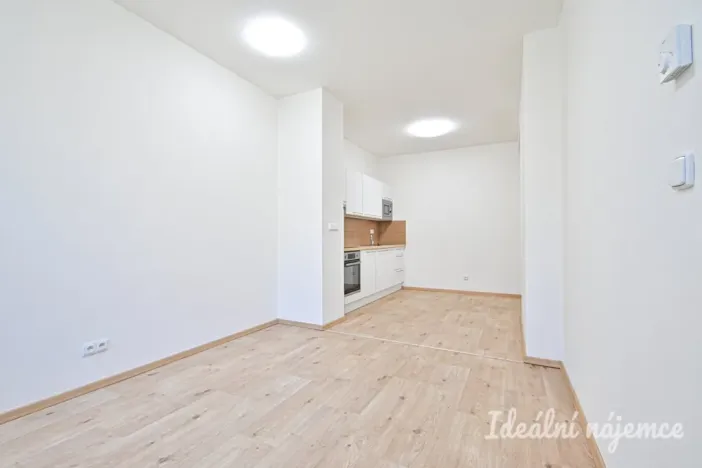 Pronájem bytu 2+kk, Brno - Královo Pole, Poděbradova, 45 m2