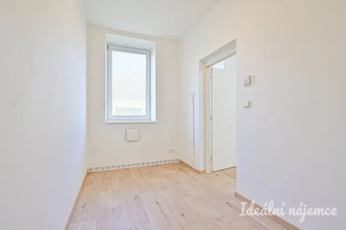 Pronájem bytu 2+kk, Brno - Královo Pole, Poděbradova, 45 m2