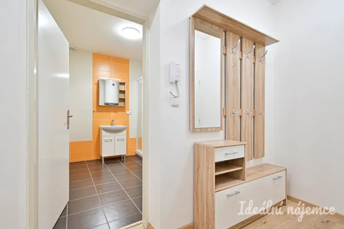 Pronájem bytu 2+kk, Brno - Královo Pole, Poděbradova, 45 m2