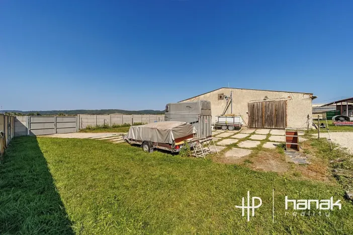 Prodej výrobních prostor, Dolany, 900 m2