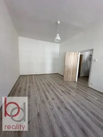 Pronájem bytu 1+1, České Budějovice, Matice školské, 40 m2