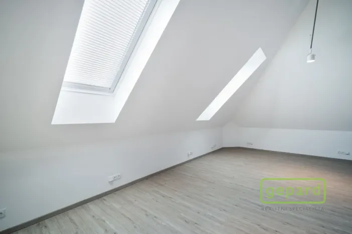 Pronájem bytu 2+kk, Praha - Vinohrady, Perucká, 79 m2