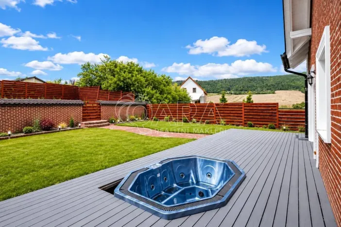 Prodej rodinného domu, Králův Dvůr, Nad Máchovnou, 228 m2