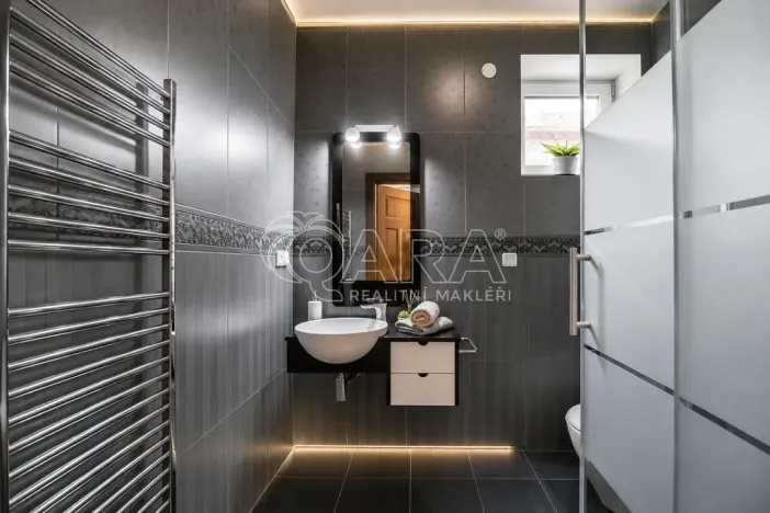 Prodej rodinného domu, Králův Dvůr, Nad Máchovnou, 228 m2
