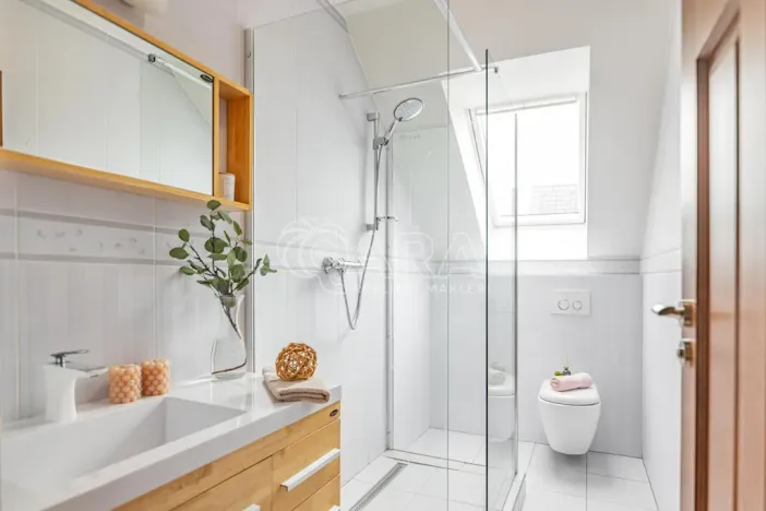 Prodej rodinného domu, Králův Dvůr, Nad Máchovnou, 228 m2