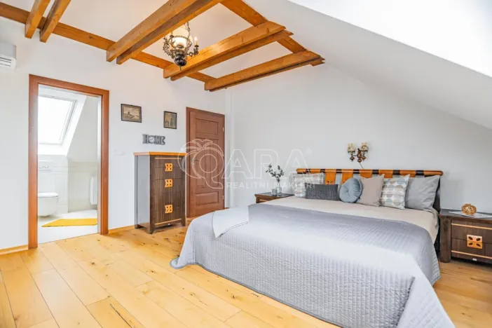 Prodej rodinného domu, Králův Dvůr, Nad Máchovnou, 228 m2