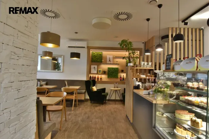 Prodej obchodního prostoru, Dvůr Králové nad Labem, Dobrovského, 540 m2