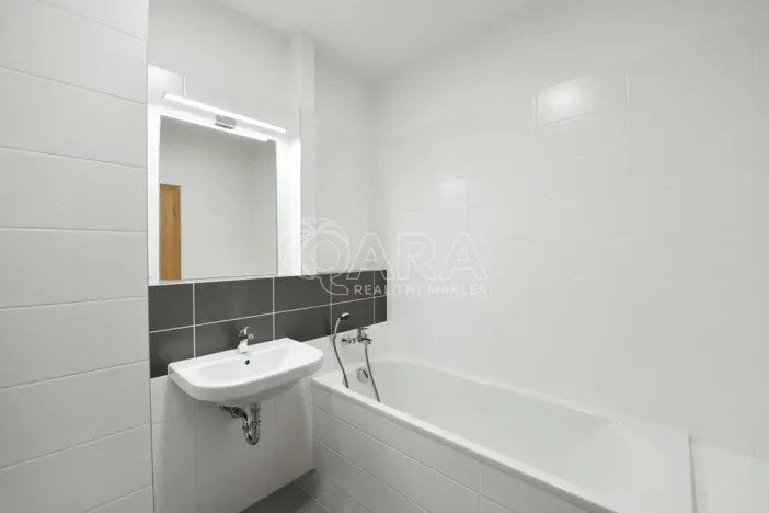 Pronájem bytu 1+kk, Praha - Čakovice, Tryskovická, 40 m2