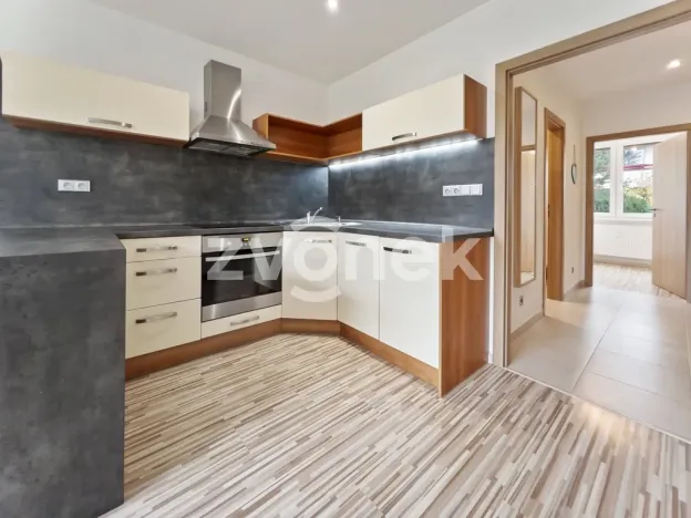 Pronájem bytu 2+kk, Zlín, Javorová, 34 m2