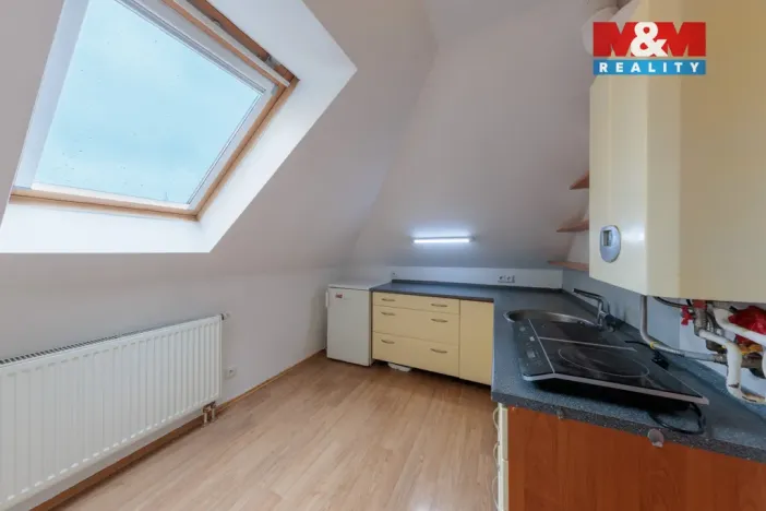 Prodej bytu 1+1, Karlovy Vary, K. Čapka, 36 m2