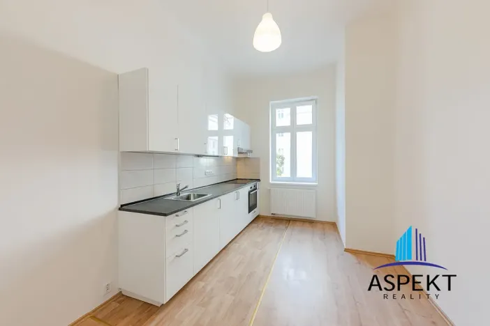 Pronájem bytu 2+1, Praha - Smíchov, Zborovská, 70 m2