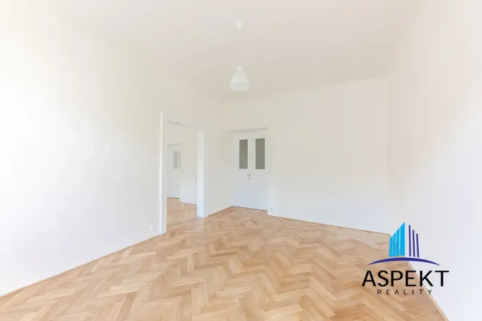 Pronájem bytu 2+1, Praha - Smíchov, Zborovská, 70 m2