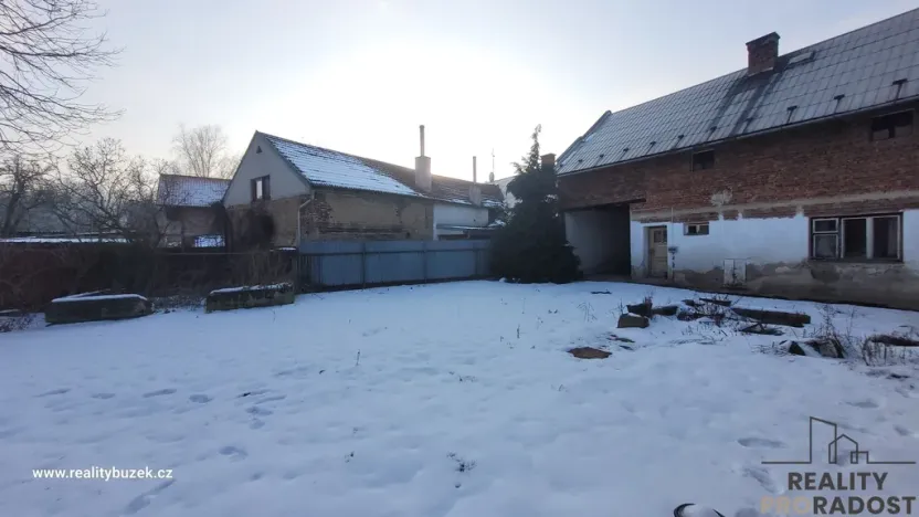 Pronájem zemědělské usedlosti, Střeň, 100 m2