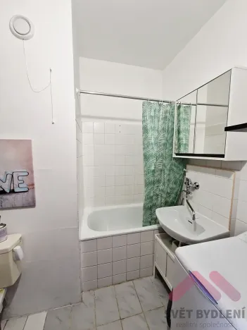 Pronájem bytu 1+kk, Praha - Modřany, Levského, 29 m2