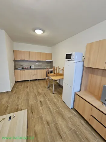 Pronájem bytu 2+kk, Brno, Charbulova, 33 m2