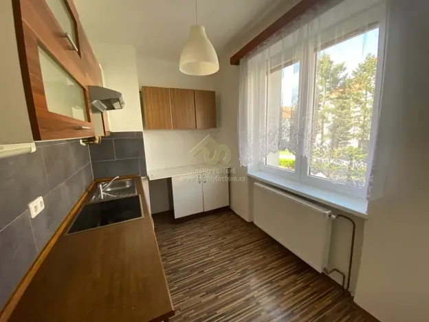 Pronájem bytu 2+1, Hrádek, 1. máje, 56 m2