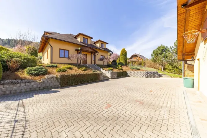 Prodej rodinného domu, Lipová-lázně, 232 m2