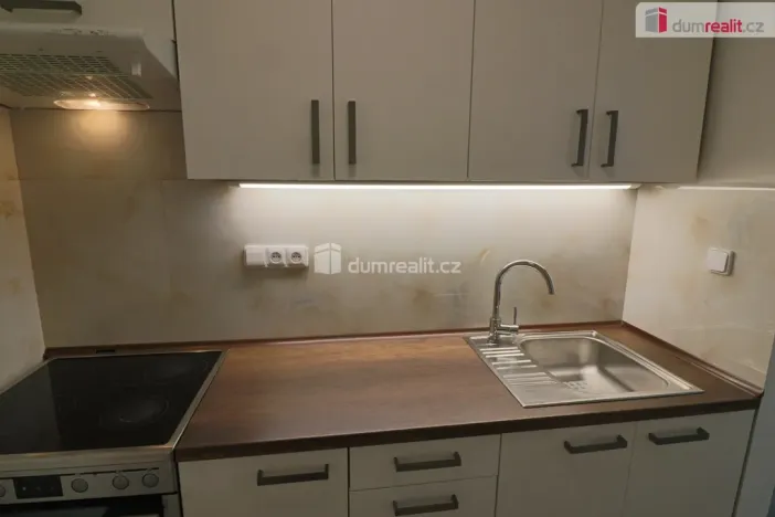 Pronájem bytu 1+kk, Kamenice, Sídliště II, 33 m2
