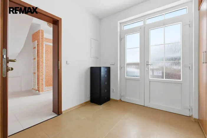 Pronájem rodinného domu, Jenišov - Pod Rohem, K Rohu, 210 m2