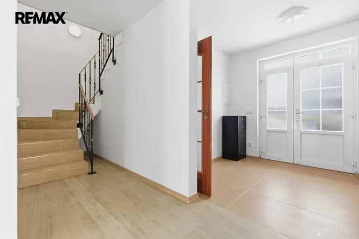 Pronájem rodinného domu, Jenišov - Pod Rohem, K Rohu, 210 m2